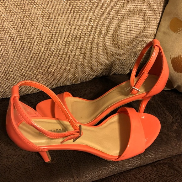 Peach Heels - Picture 3 of 4
